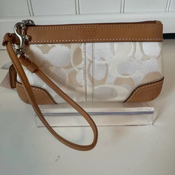 Coach Tan and Cream Wristlet NWT - Picture 1 of 4
